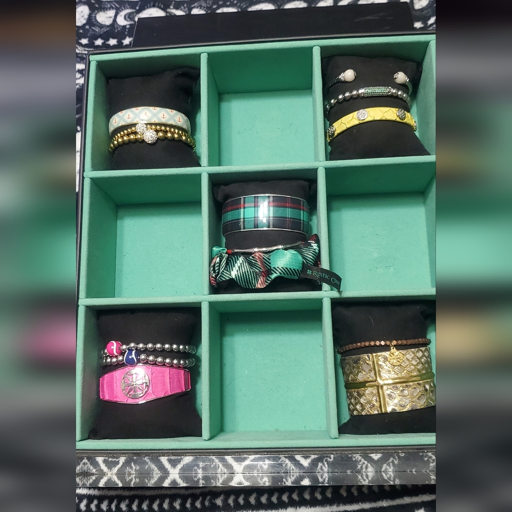 Rustic Cuff Lucite Box Set